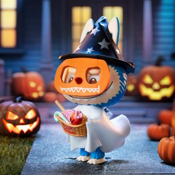 LABUBU Trick-or-Treater Figure